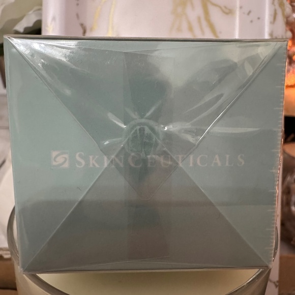 SKINCEUTICALS EMOLLIENCE RICH, RESTORATIVE MOISTURIZER FOR NORMAL OR DRY SKIN - Picture 3 of 4